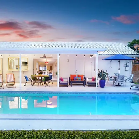 Walk To Beach And Heated Salt Water Pool